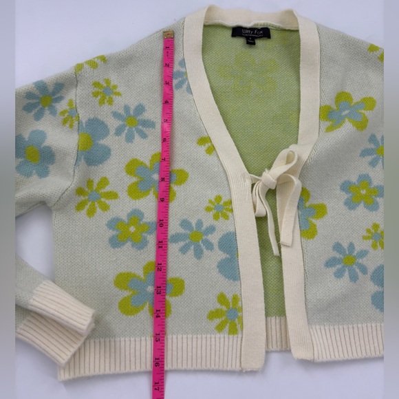 Witty Fox floral Green and Blue crop cardigan - Picture 3 of 7